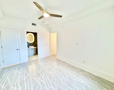 2201 Market Street - Photo Thumbnail 13