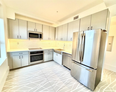 2201 Market Street - Photo Thumbnail 3