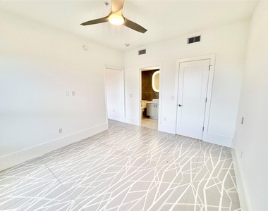 2201 Market Street - Photo Thumbnail 7