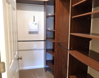 1390 Lara Circle - Photo Thumbnail 11