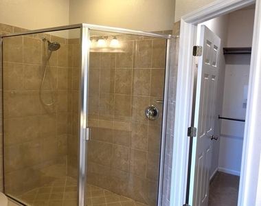 1390 Lara Circle - Photo Thumbnail 10