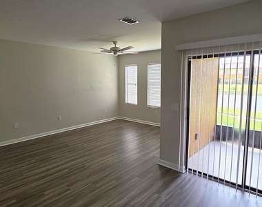 1390 Lara Circle - Photo Thumbnail 2