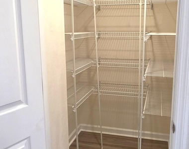 1390 Lara Circle - Photo Thumbnail 6