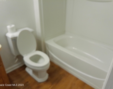 435 Margie Drive - Photo Thumbnail 8