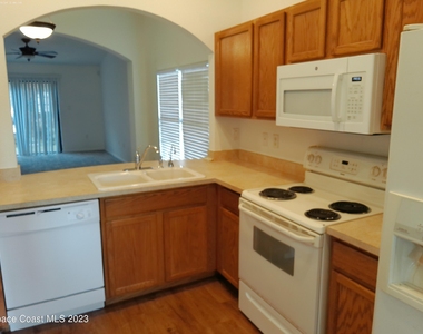 435 Margie Drive - Photo Thumbnail 10