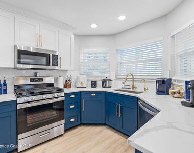 6765 Angeles Road - Photo Thumbnail 16