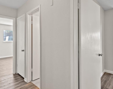 7009 Sprague Avenue - Photo Thumbnail 6