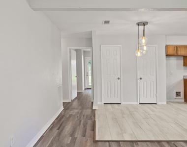 7009 Sprague Avenue - Photo Thumbnail 2