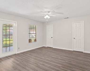 7009 Sprague Avenue - Photo Thumbnail 8