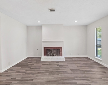 7009 Sprague Avenue - Photo Thumbnail 3