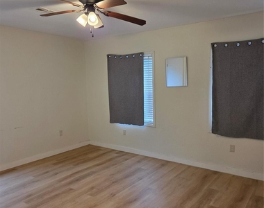 603 Maple Avenue - Photo Thumbnail 3