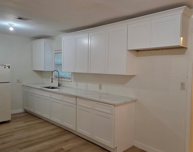 603 Maple Avenue - Photo Thumbnail 1