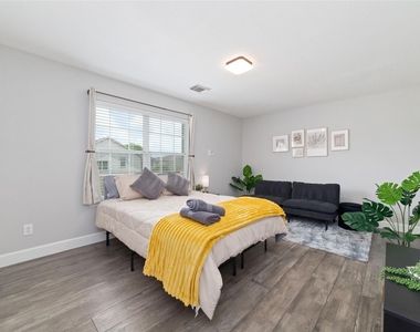 21115 Birchbank Ln - Photo Thumbnail 13