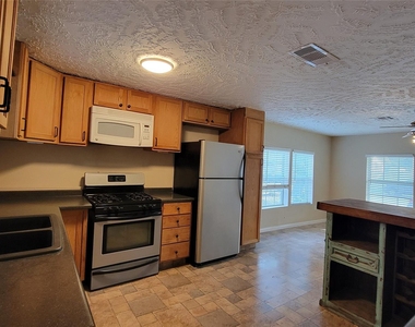 4415 Mckinney Street - Photo Thumbnail 4