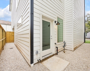 1607 Roy Street - Photo Thumbnail 46
