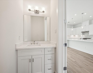 1607 Roy Street - Photo Thumbnail 19