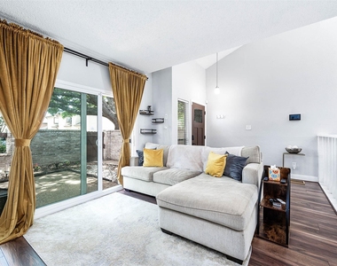 12668 Newbrook Drive - Photo Thumbnail 11