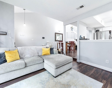 12668 Newbrook Drive - Photo Thumbnail 12
