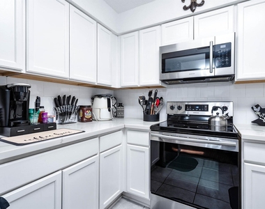 12668 Newbrook Drive - Photo Thumbnail 18