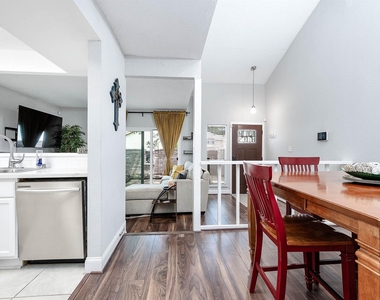 12668 Newbrook Drive - Photo Thumbnail 15