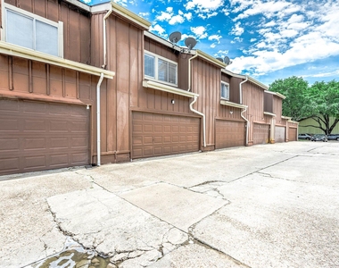 12668 Newbrook Drive - Photo Thumbnail 5