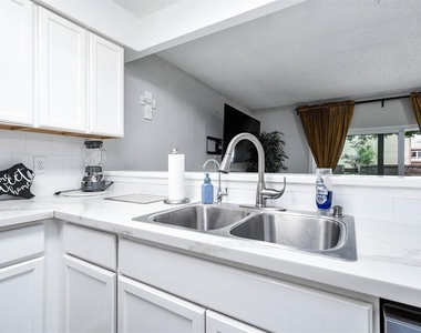 12668 Newbrook Drive - Photo Thumbnail 17