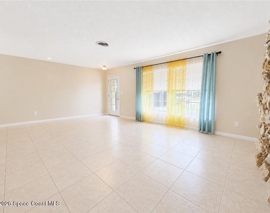 1365 29th Avenue - Photo Thumbnail 3