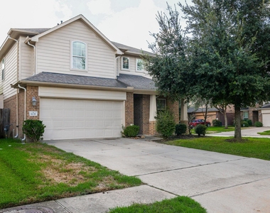 6135 Carver Pines Drive - Photo Thumbnail 2