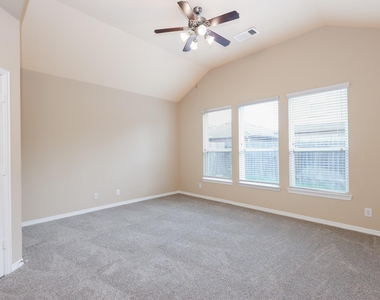6135 Carver Pines Drive - Photo Thumbnail 16