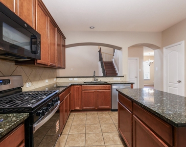 6135 Carver Pines Drive - Photo Thumbnail 10