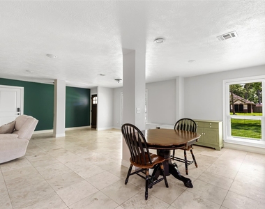 2543 Fountain View Street - Photo Thumbnail 8