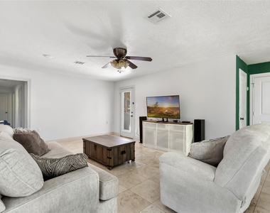 2543 Fountain View Street - Photo Thumbnail 10