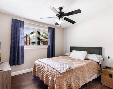 2543 Fountain View Street - Photo Thumbnail 17
