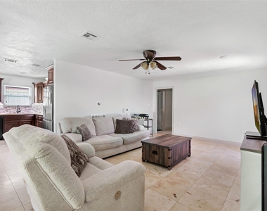 2543 Fountain View Street - Photo Thumbnail 11