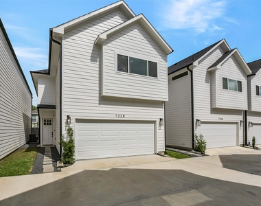 1228 Mcneil Street - Photo Thumbnail 4