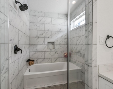 1228 Mcneil Street - Photo Thumbnail 7