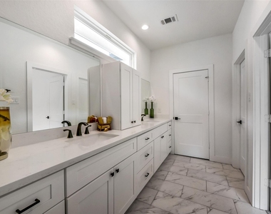 1228 Mcneil Street - Photo Thumbnail 1