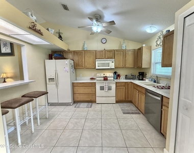 757 Beard Avenue - Photo Thumbnail 8