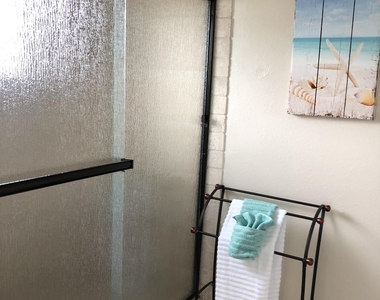 523 Ocean Park Lane - Photo Thumbnail 15