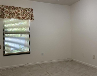 1120 Luminary Circle - Photo Thumbnail 7