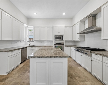 11426 Lakeside Place Dr - Photo Thumbnail 10