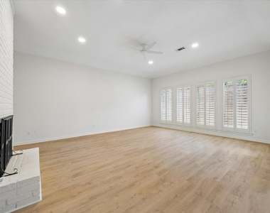 11426 Lakeside Place Dr - Photo Thumbnail 4