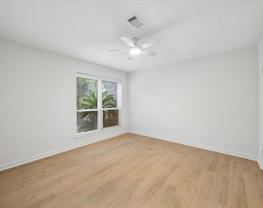 11426 Lakeside Place Dr - Photo Thumbnail 19