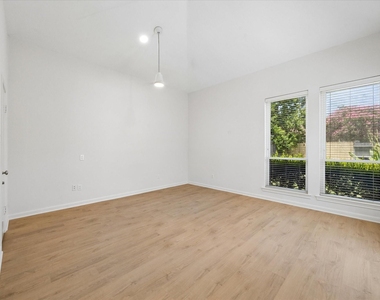 11426 Lakeside Place Dr - Photo Thumbnail 12