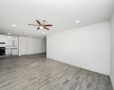 205 Memon Lane - Photo Thumbnail 2