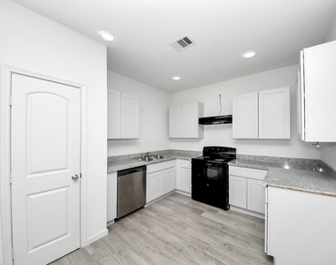 205 Memon Lane - Photo Thumbnail 5
