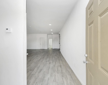 205 Memon Lane - Photo Thumbnail 11