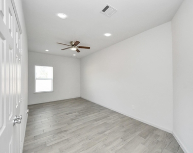 205 Memon Lane - Photo Thumbnail 7