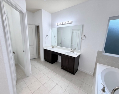 30239 Twisting Springs Drive - Photo Thumbnail 10