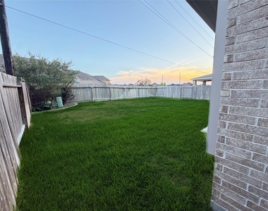 30239 Twisting Springs Drive - Photo Thumbnail 34